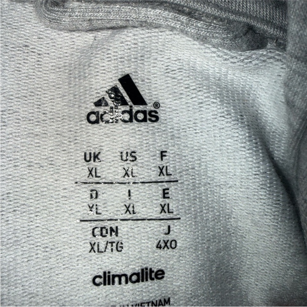 Adidas Gray Climalite Hoodie With Modern Skull ๐ On The Back NWOT - Picture 2 of 8